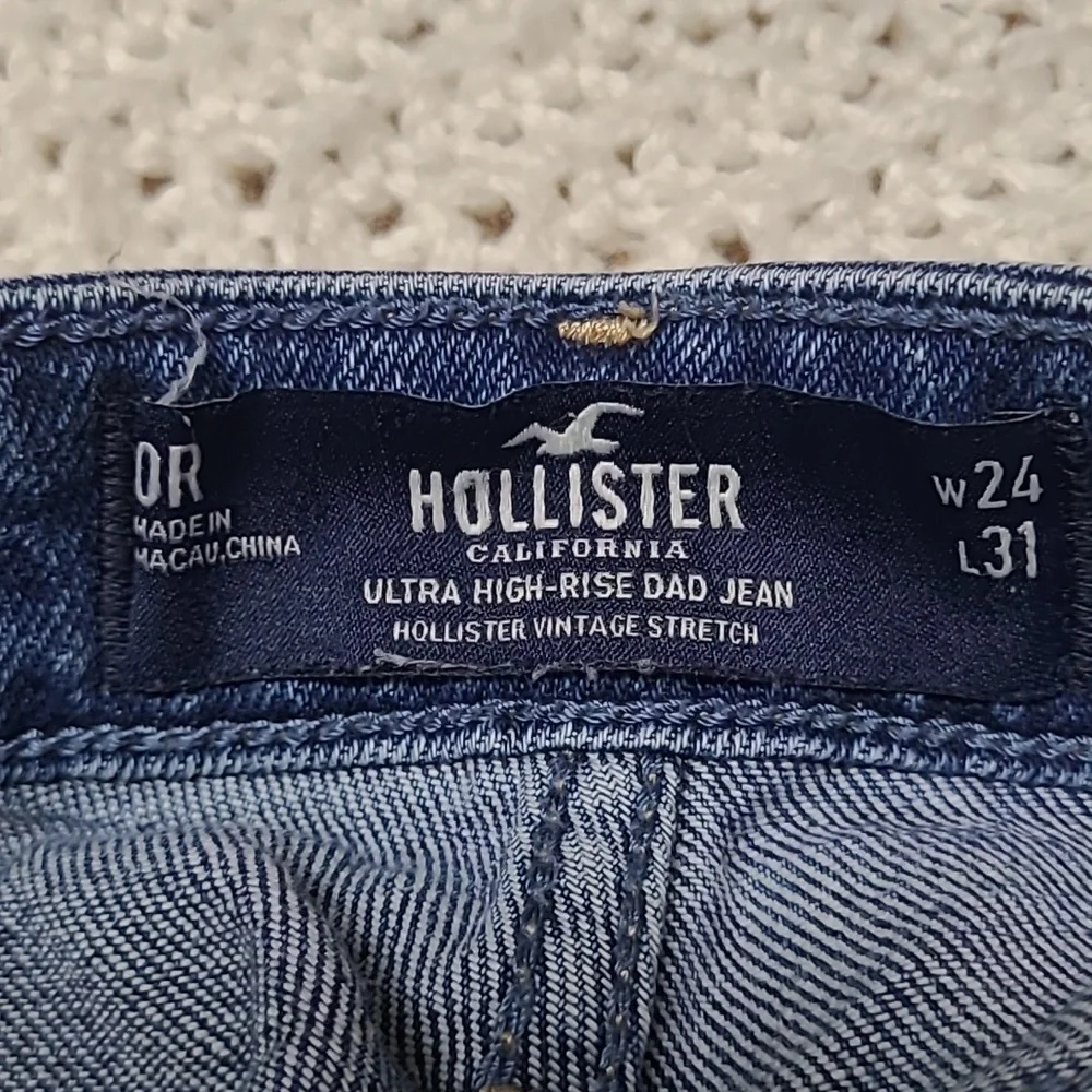 ❤️Hollister Ultra High Rise Dad Jean Wavy Colorblock W24 L31 - Picture 9 of 10